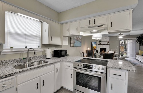 Arlington House | Centrally located, Cozy Family Friendly Home.