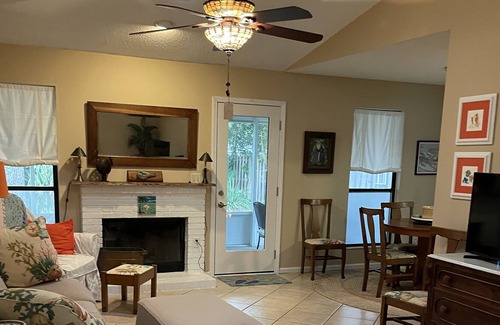 Golden Glades - The Woods House | Centrally located to beach, Town Center and Mayo.