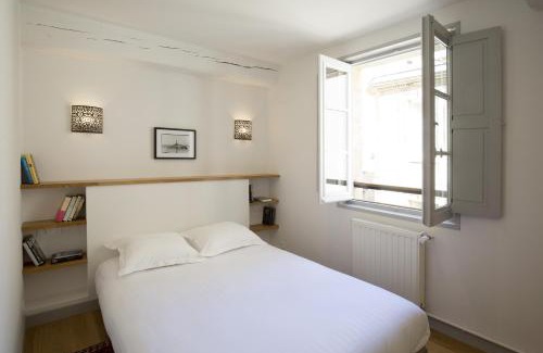 Saint-Michel Apartment | Centre Historique - Tour du Pin 2