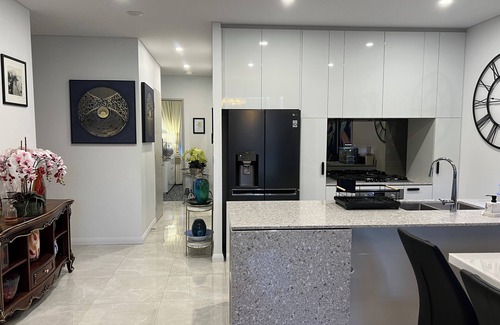 Waterloo Apartment | Centre of town