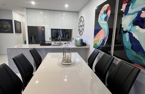 Waterloo Apartment | Centre of town