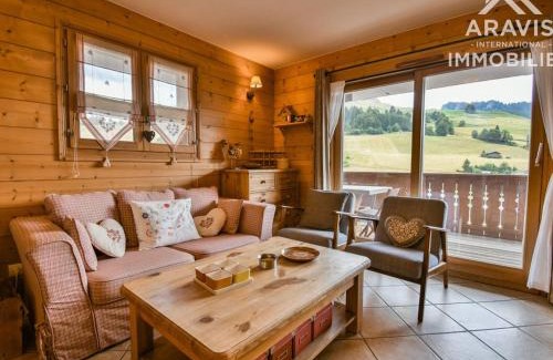 Le Grand-Bornand Apartment | Centre village, 4 pers., 2 ch., face aux pistes, parking, balcon - FR-1-391-5