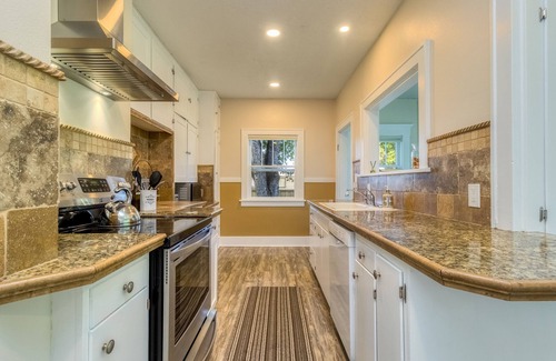 College Place House | Century House in Walla Walla Wine Country!