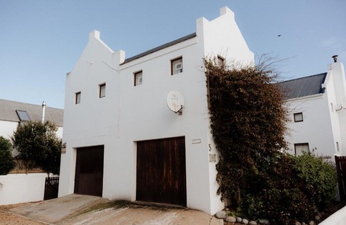Paternoster Apartment | Ceol na Mara
