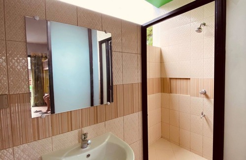 Lobo Hotel | Cerca Parola Beach Resort by Cocotel