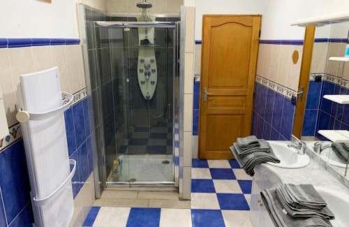 Ceret House | Ceret Beautiful Spacious House & Courtyard BBQ