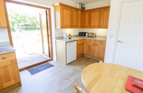 Penrhyndeudraeth Cottage | CERIS, pet friendly, character holiday cottage in Penrhyndeudraeth