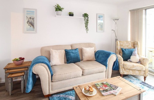 Cerne Abbas Cottage | CERNE VIEW, pet friendly, with a garden in Cerne Abbas