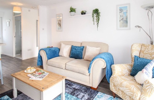 Cerne Abbas Cottage | CERNE VIEW, pet friendly, with a garden in Cerne Abbas