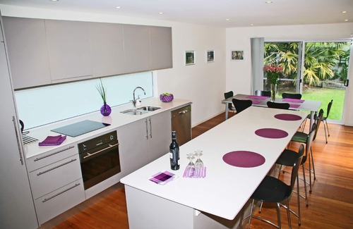 Blueys Beach House | Cerulean Blue Combo, 5 bedrooms *Sleeps 12* walk to cafes and beach