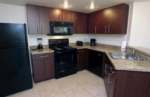 Enterprise Resort | CES stay for 4 guests, low rate, FREE WiFi, FREE parking