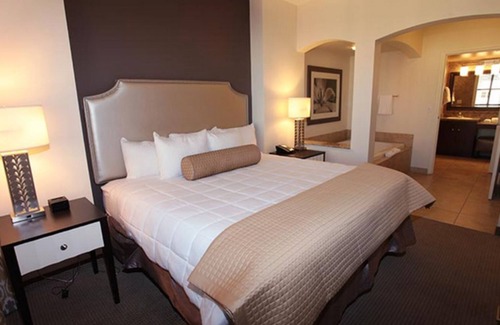 Enterprise Resort | CES stay for 4 guests, low rate, FREE WiFi, FREE parking