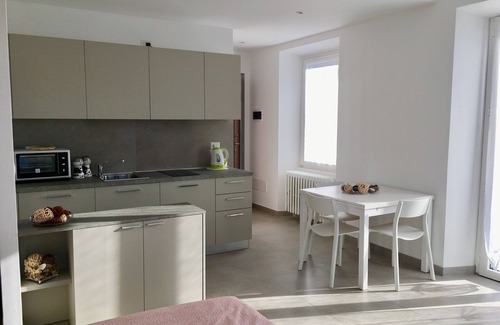 Pettenasco Apartment | Cesira house with large garden on Lake Orta