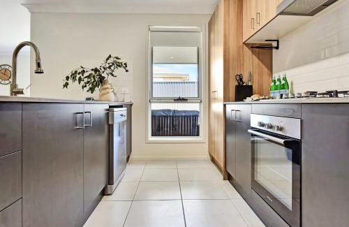 Cessnock House | Cessnock Haven Contemporary Country Retreat