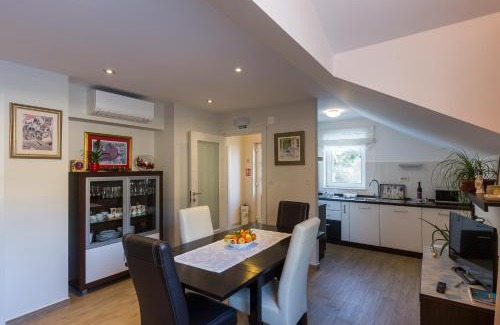 Sustjepan Apartment | Cetinic Apartment