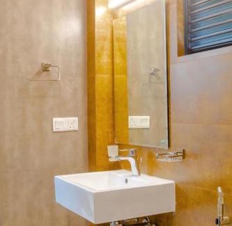 Kimbulapitiya Hotel | Ceylanro Transit Villa