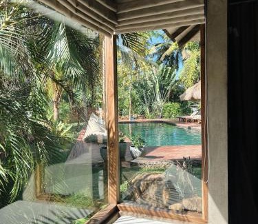 Weligama Hotel | Ceylon Sliders