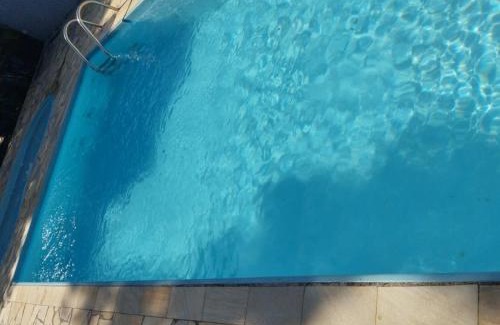 Boraceia House | Chácara a 450mt da Praia Boracéia piscina infantil e outra adulto
