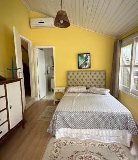 Santo Amaro da Imperatriz House | Chácara Amarela