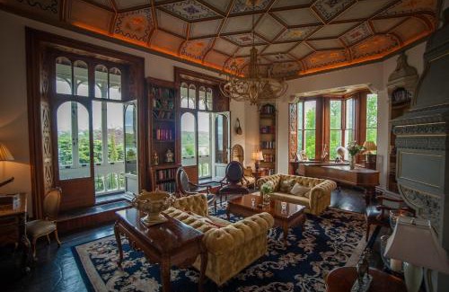 Menai Bridge House | Château Rhianfa