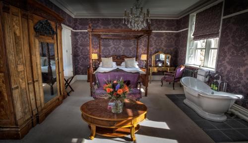 Menai Bridge House | Château Rhianfa