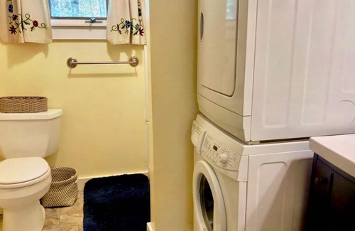 Franconia Cottage | CH Adorable cottage in Franconia minutes from Cannon, Franconia Notch! Fire Pit, wifi, laundry