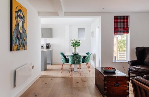 Bath Apartment | CH Apt 2 2bed in Bath