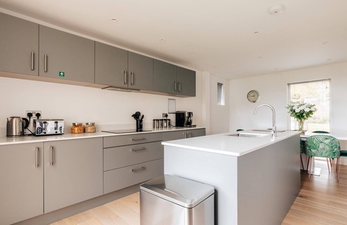 Bath Apartment | CH Apt 2 2bed in Bath