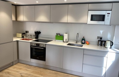 Bath Apartment | CH Apt 4 2bed in Bath
