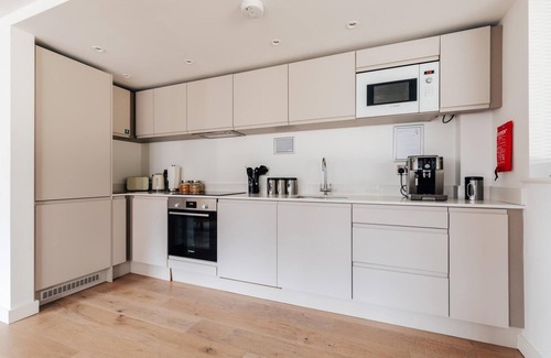 Bath Apartment | CH Apt 4 2bed in Bath