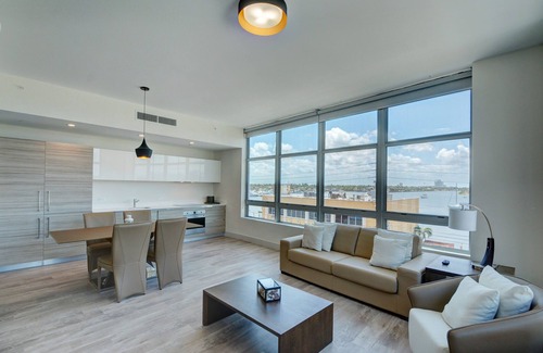 Hollywood Hotel | CH Luxury Condos & Studios On The Beach