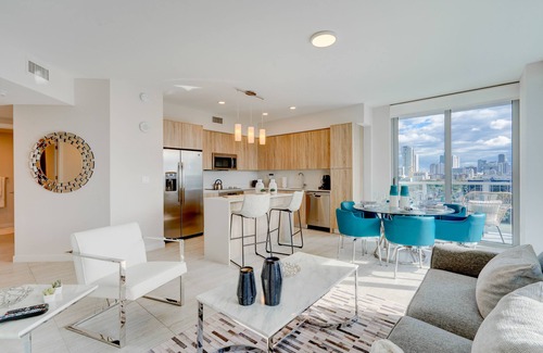 Edgewater Apartment | CH902 DESIGN DISTRICT, LUXURY PARADISE