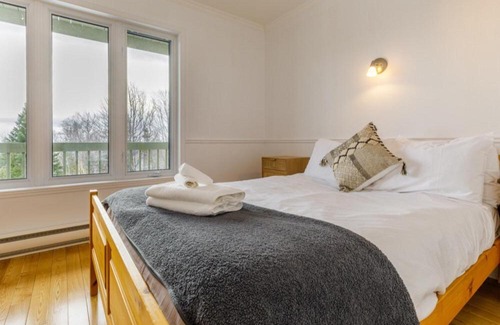 Petite-Riviere-Saint-Francois Apartment | Chalet Entre Ciel et Fleuve, SPA, 5 CH, 5 SDB