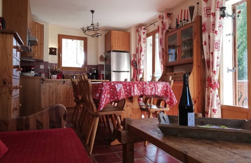Saint-Colomban-des-Villards Ski Chalet | Charming village chalet 1100 m - 4 SEASONS - Glandon and Croix de Fer passes