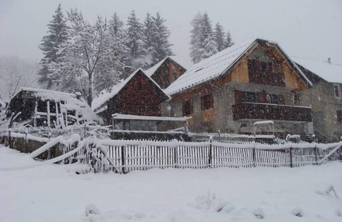 Saint-Colomban-des-Villards Ski Chalet | Charming village chalet 1100 m - 4 SEASONS - Glandon and Croix de Fer passes
