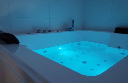 Chablis Apartment | Chablis Spa Premier Cru (balnéo)