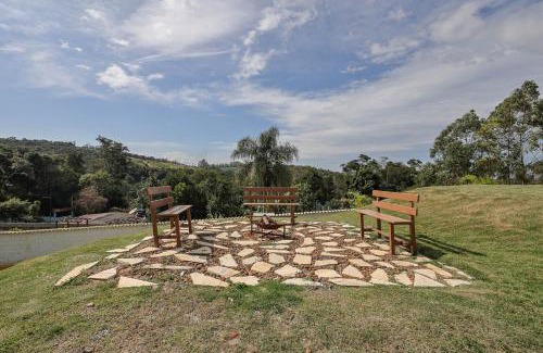 Ibiuna House | Chacara com piscina, churrasq e WiFi, pet friendly