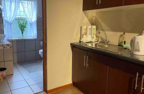 Langenhoven Park Apartment | Chadré Guesthouse