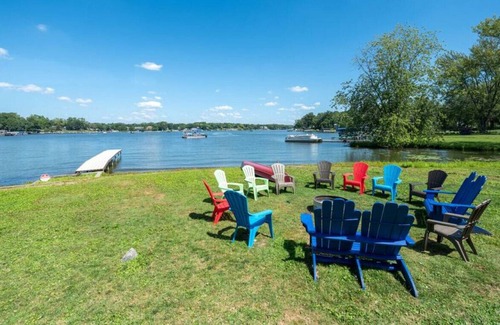McHenry House | Chain O'Lakes Group Getaway-The Johnsburg Estate