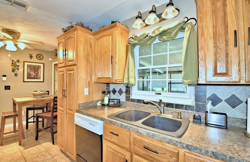 Eagle Lake House | Chain of Lakes Charms & Magical Adventures Await - Stay Minutes from LEGOLAND