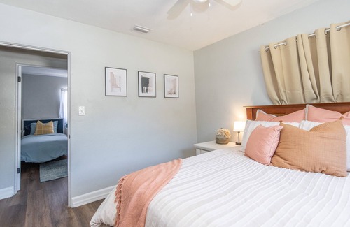 Winter Haven House | Chain of Lakes, Sleeps 6 - 15 mins to Legoland