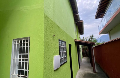 Maranduba Ski Chalet | Chalé com Vista Para Montanha a 50 Metros da Praia da Maranduba - Ubatuba