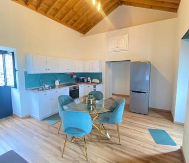 Praia da Vitoria Ski Chalet | Chalé da Ribeira