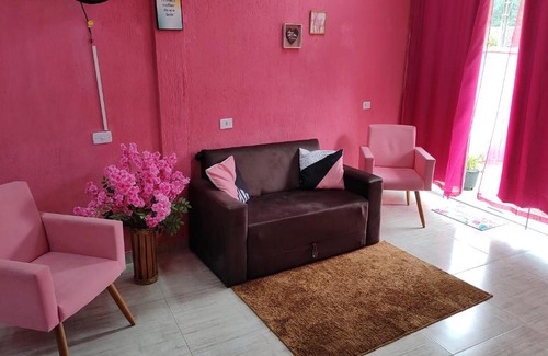 Centro House | Chalé rosa 2