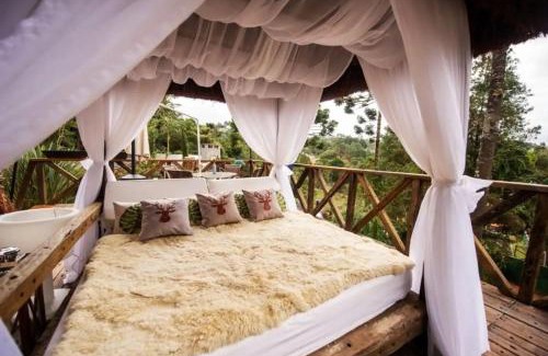 Campos do Jordao Villa | Chalét com jacuzzi sauna lareira e telao cinema