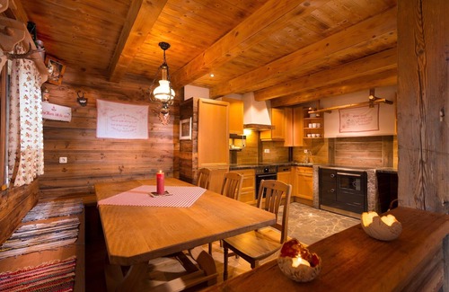 Sankt Martin am Tennengebirge Ski Chalet | Chalet in St. Martin with Sauna & Mountain Views
