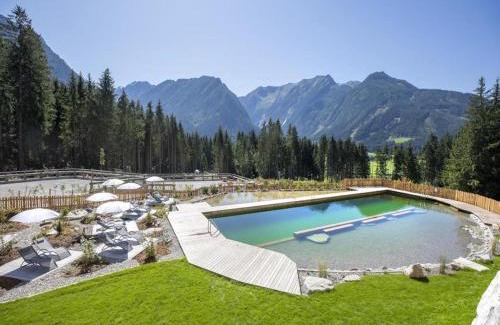 Schonbach Ski Chalet | Chalet Stay near Krimml Waterfalls