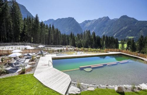 Schonbach Ski Chalet | Chalet Stay near Krimml Waterfalls
