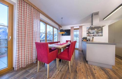 Schonbach Ski Chalet | Chalet Stay near Krimml Waterfalls