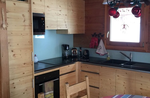 La Toussuire Ski Chalet | Chalet "LA DATCHA" sleeps 12 with skis, SAUNA and WiFi